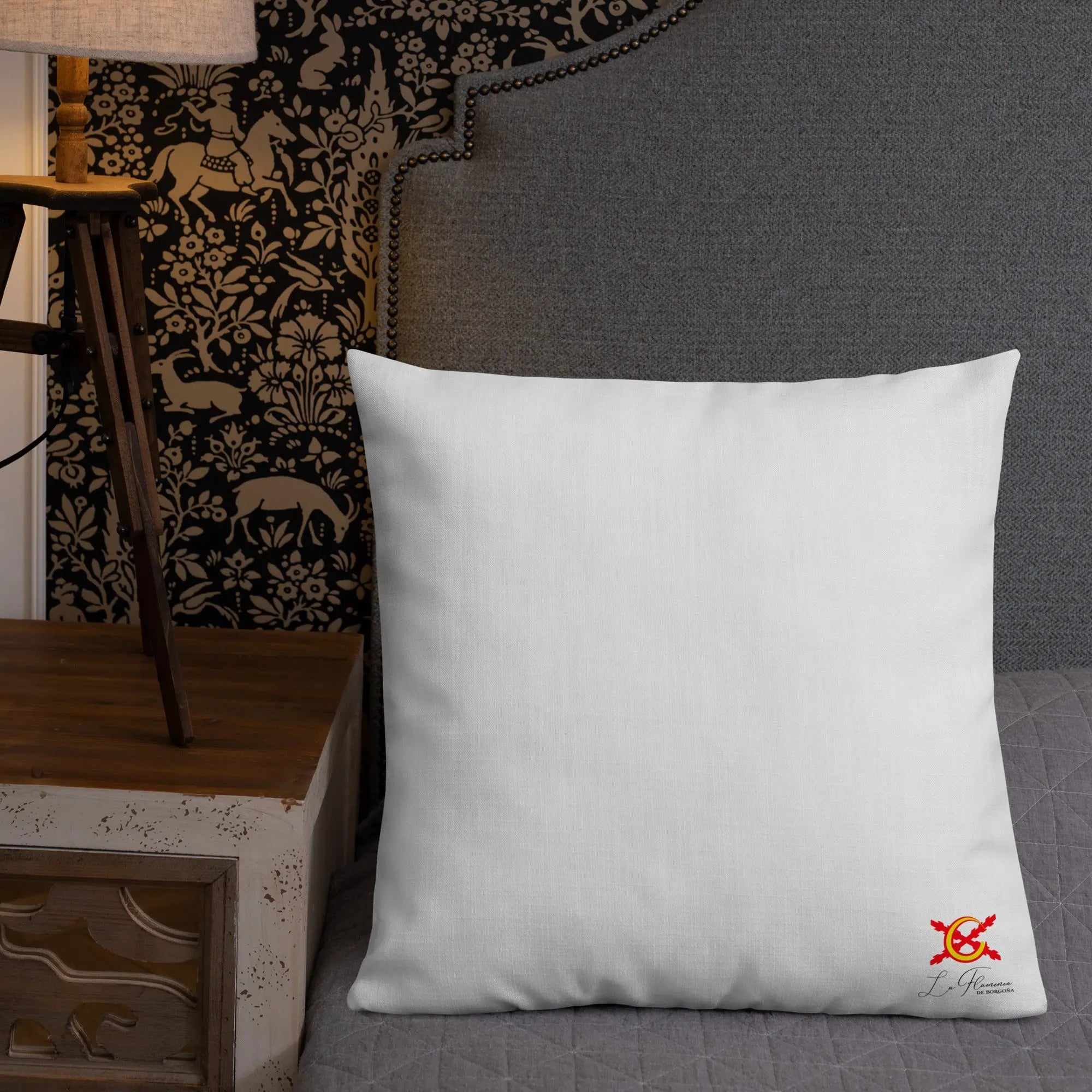 Comprar Cojín Bandera de España Bandera España La Flamenca de Borgoña Patricia Muñoz VOX