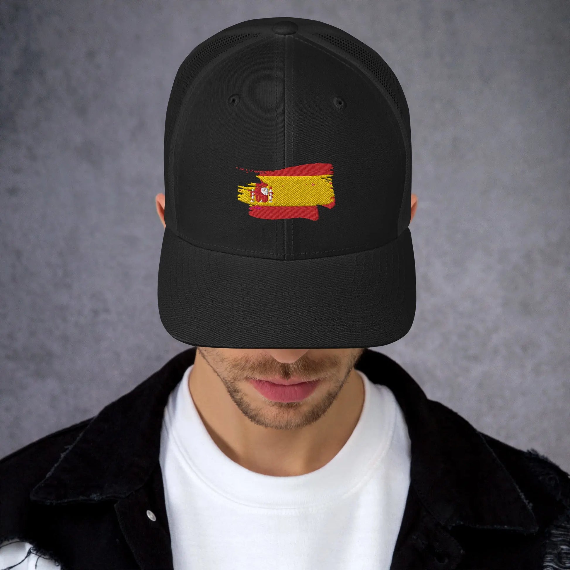Comprar Gorra Bandera de España bordada trucker Bandera España La Flamenca de Borgoña Patricia Muñoz VOX