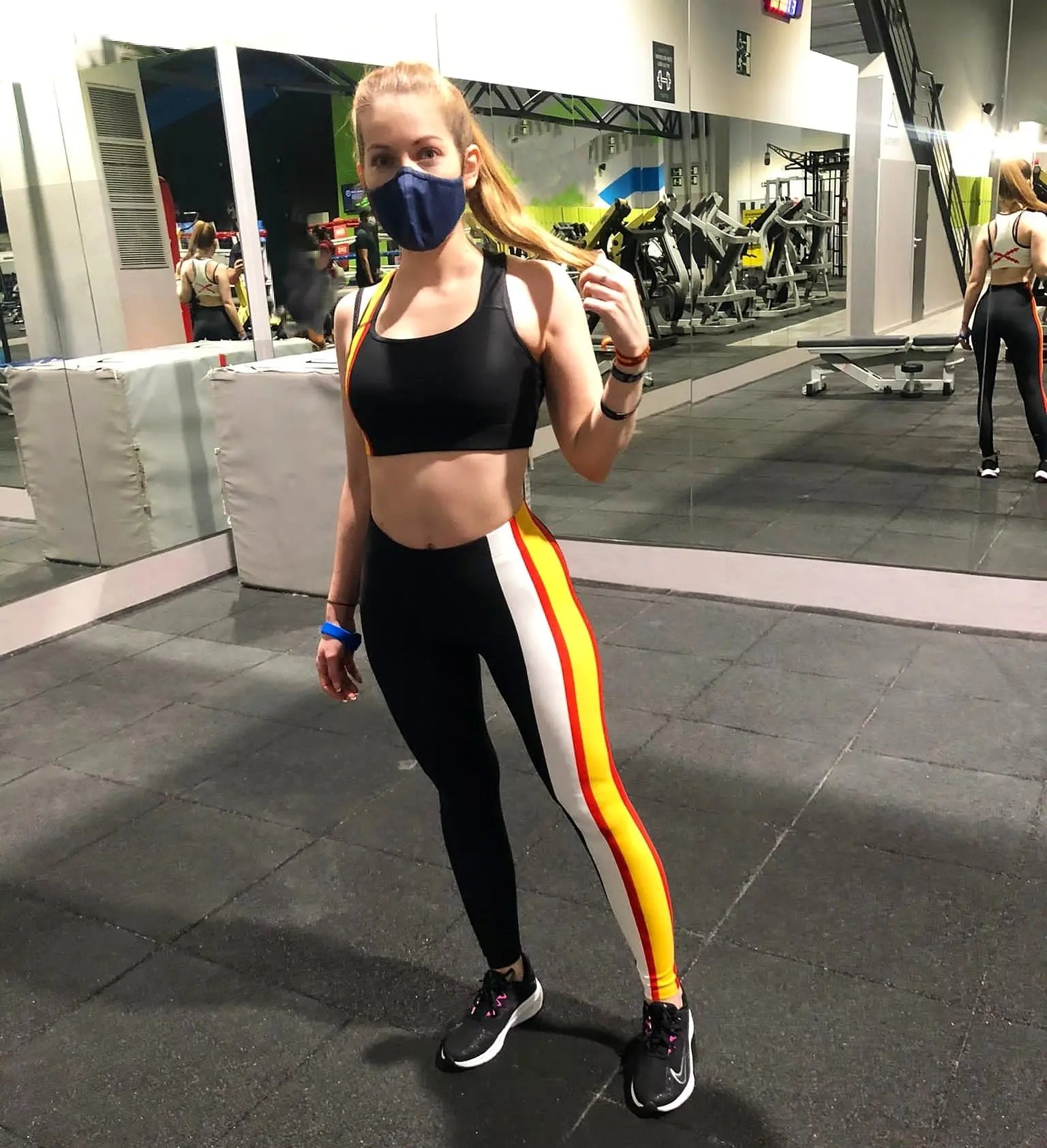 Comprar Leggin mujer deportivo bandera de España Bandera España La Flamenca de Borgoña Patricia Muñoz VOX