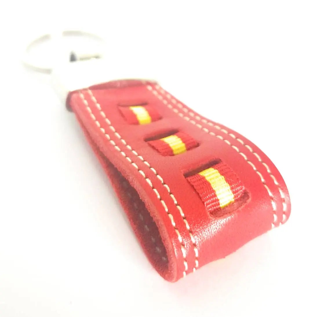 Comprar Llavero de España piel roja Bandera España La Flamenca de Borgoña Patricia Muñoz VOX