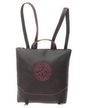 Comprar Mochila piel rosetón Bandera España La Flamenca de Borgoña Patricia Muñoz VOX