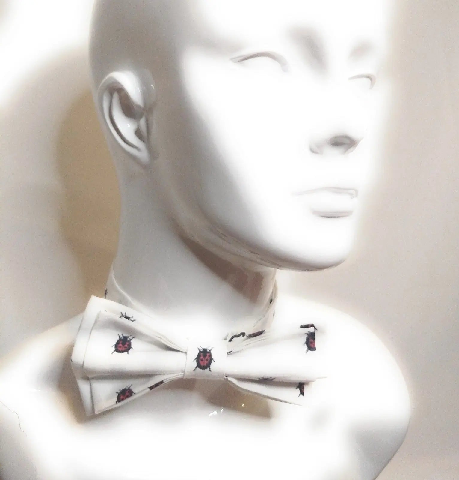 Comprar Pajarita Mariquitas Bandera España La Flamenca de Borgoña Patricia Muñoz VOX