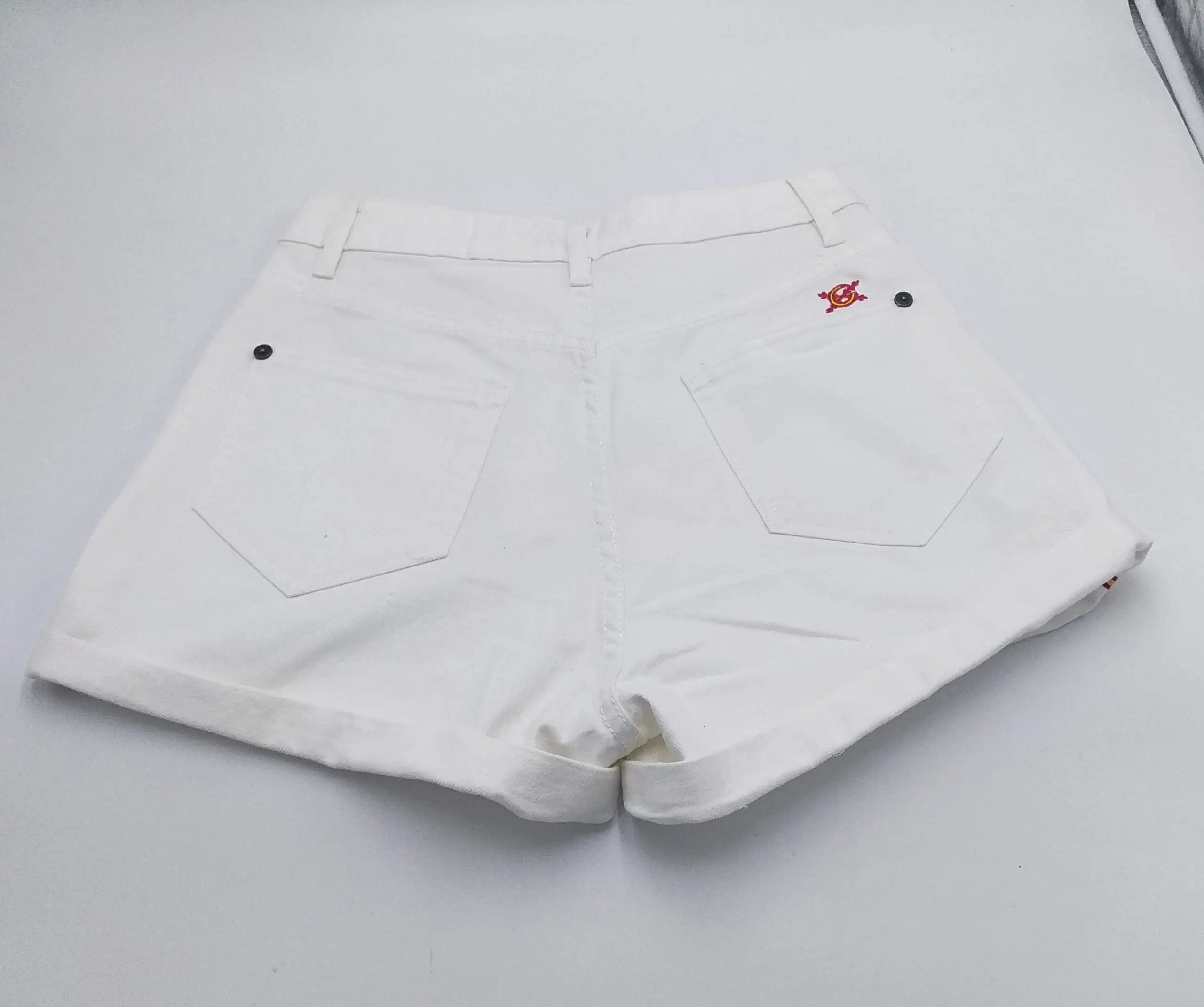 Comprar Pantalón Bandera España corto vaquero blanco Mujer - OFERTA Bandera España La Flamenca de Borgoña Patricia Muñoz VOX