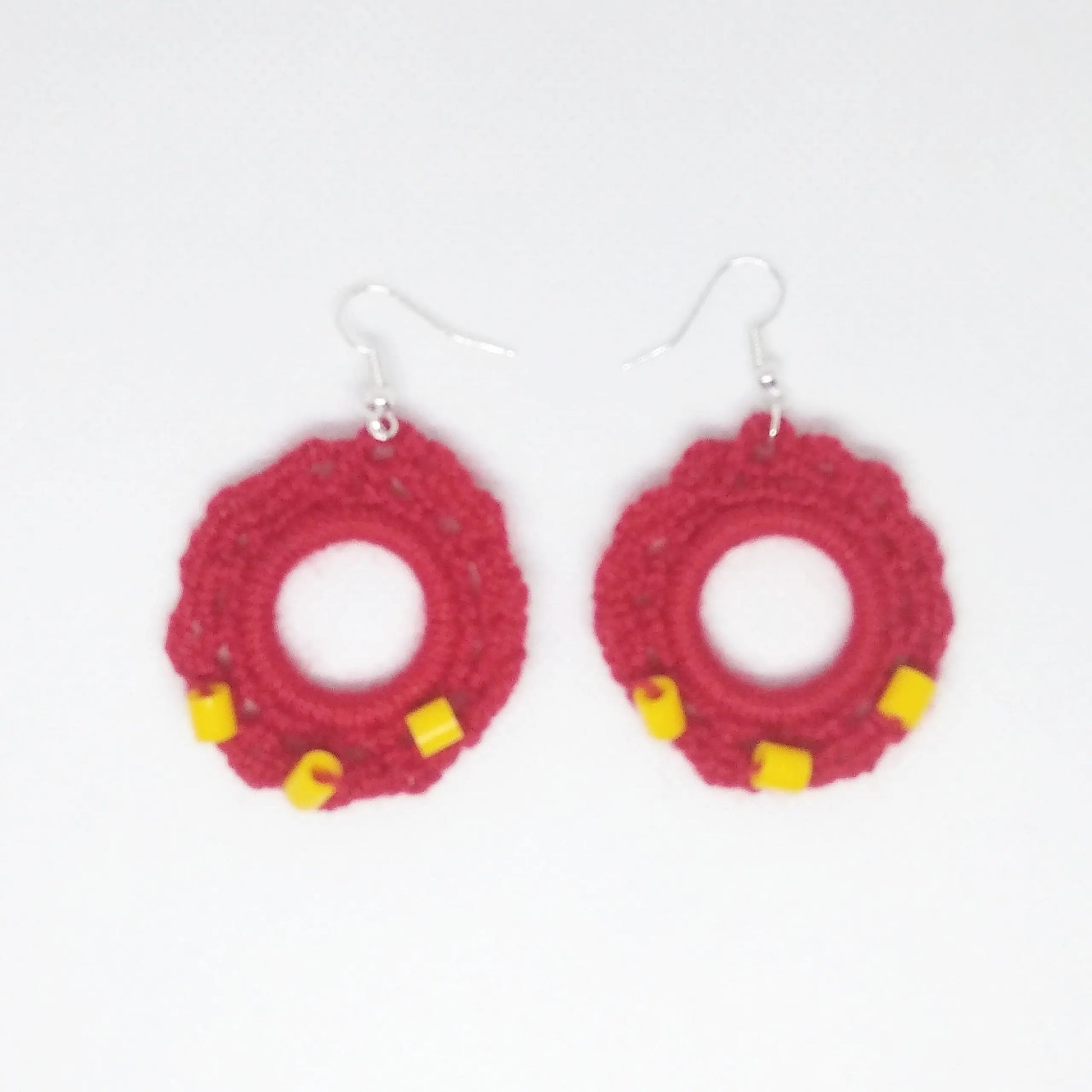 Comprar Pendientes Bandera de España crochet cí­rculo con cuadrados Bandera España La Flamenca de Borgoña Patricia Muñoz VOX