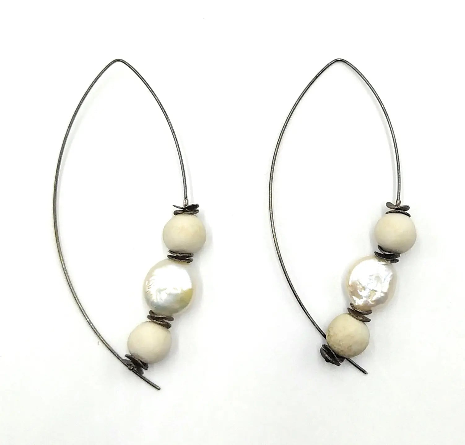 Comprar Pendientes hechos a mano de hueso bola Bandera España La Flamenca de Borgoña Patricia Muñoz VOX