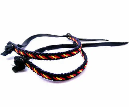 Pulsera trenzada bandera España azul nudo cuero La Flamenca de Borgoña Patricia Muñoz VOX