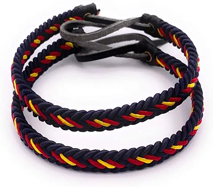 Pulsera trenzada bandera España azul nudo cuero La Flamenca de Borgoña Patricia Muñoz VOX