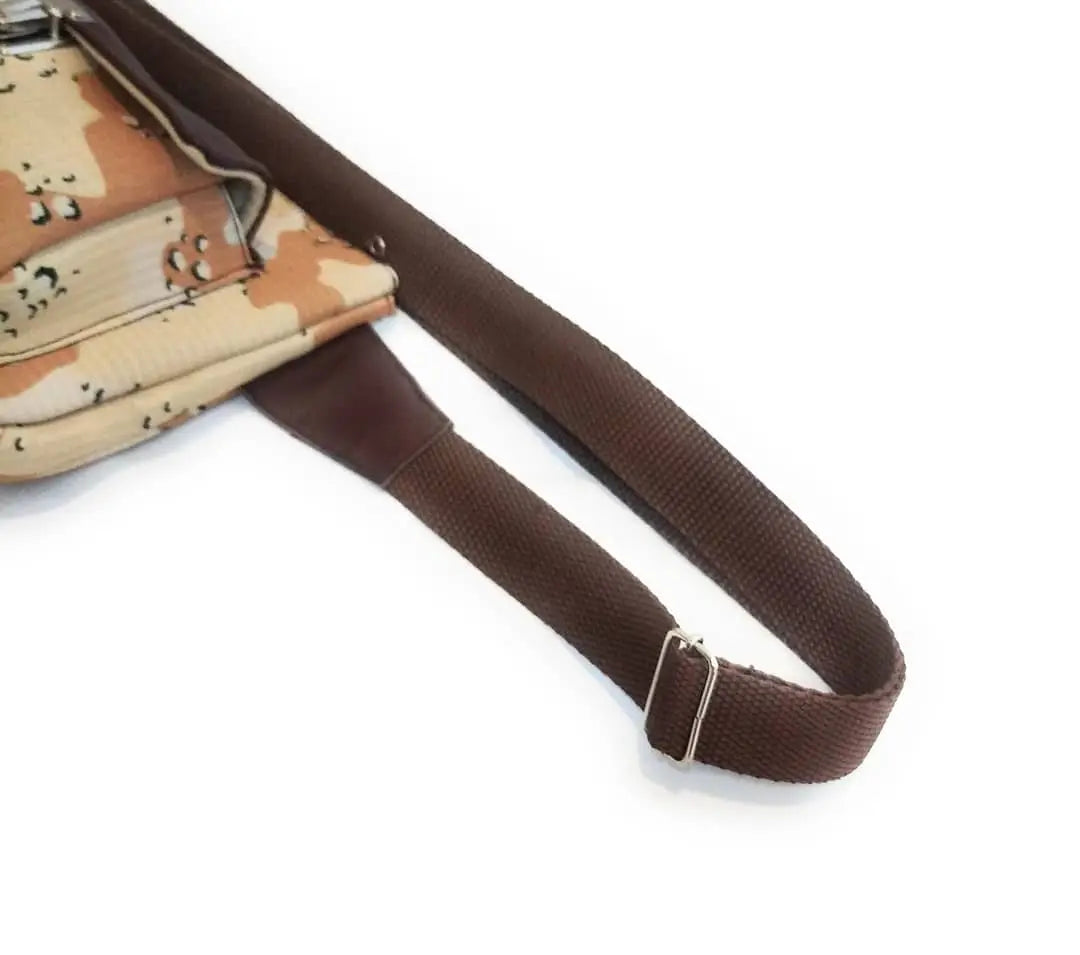 Comprar Riñonera camuflaje NB Bandera España La Flamenca de Borgoña Patricia Muñoz VOX