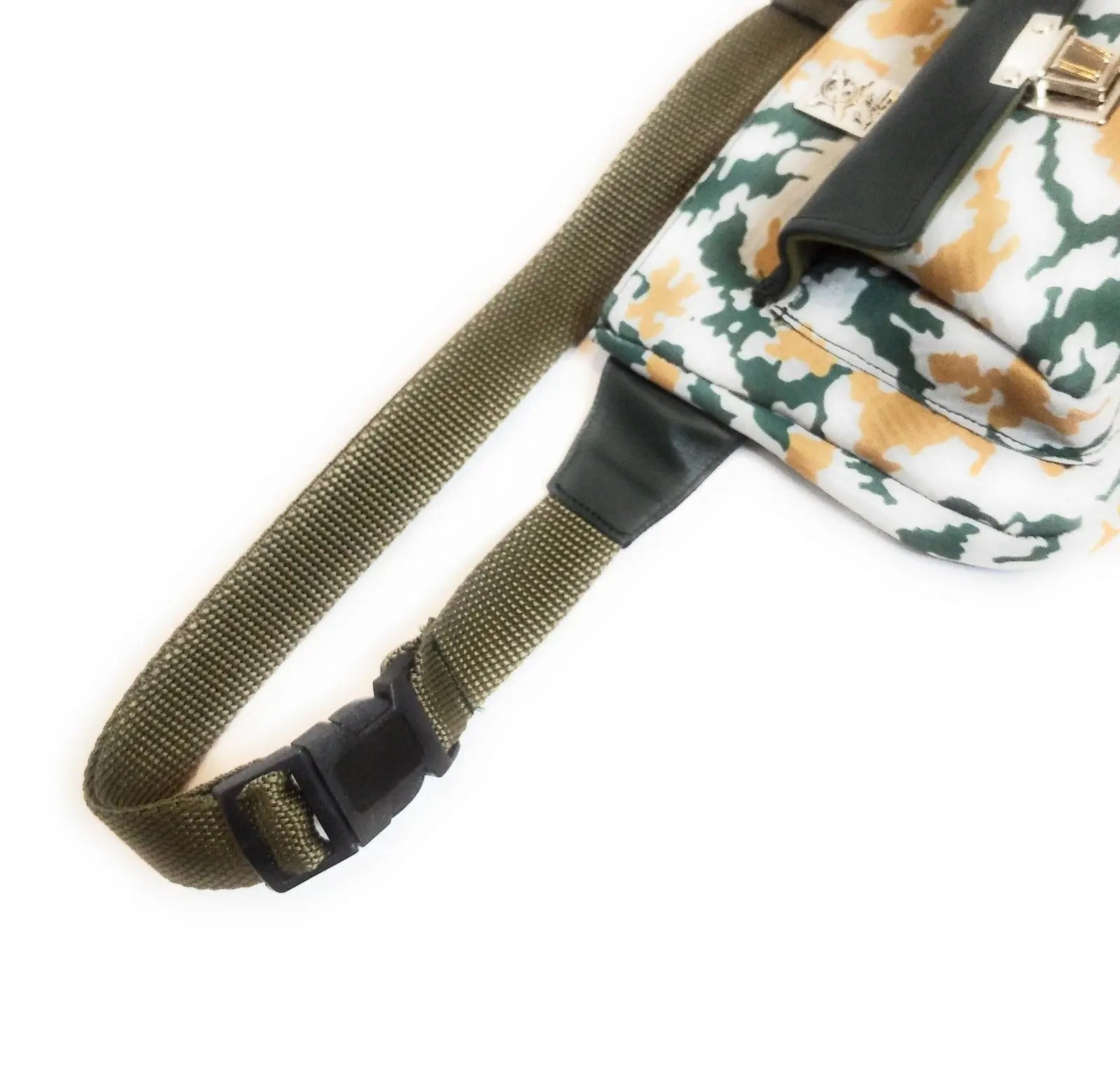 Comprar Riñonera camuflaje VN Bandera España La Flamenca de Borgoña Patricia Muñoz VOX