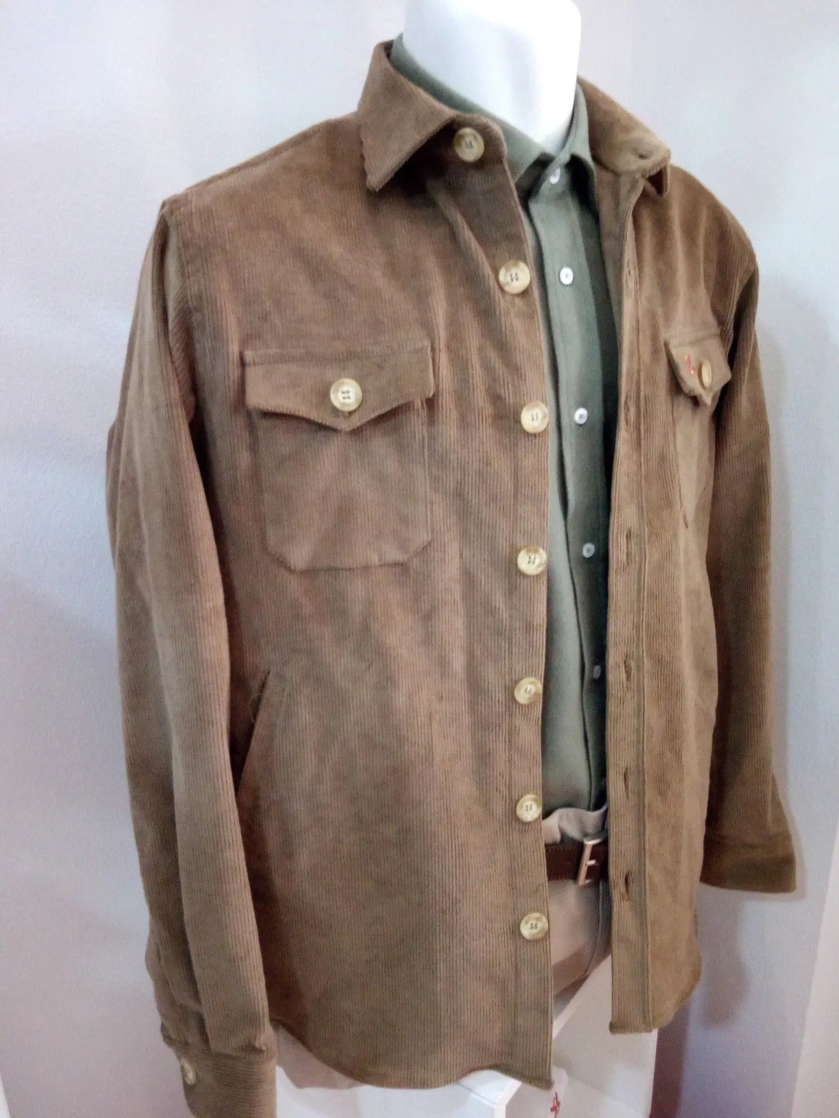 Comprar Sobrecamisa Bandera España hombre Pana marrón - OFERTA Bandera España La Flamenca de Borgoña Patricia Muñoz VOX