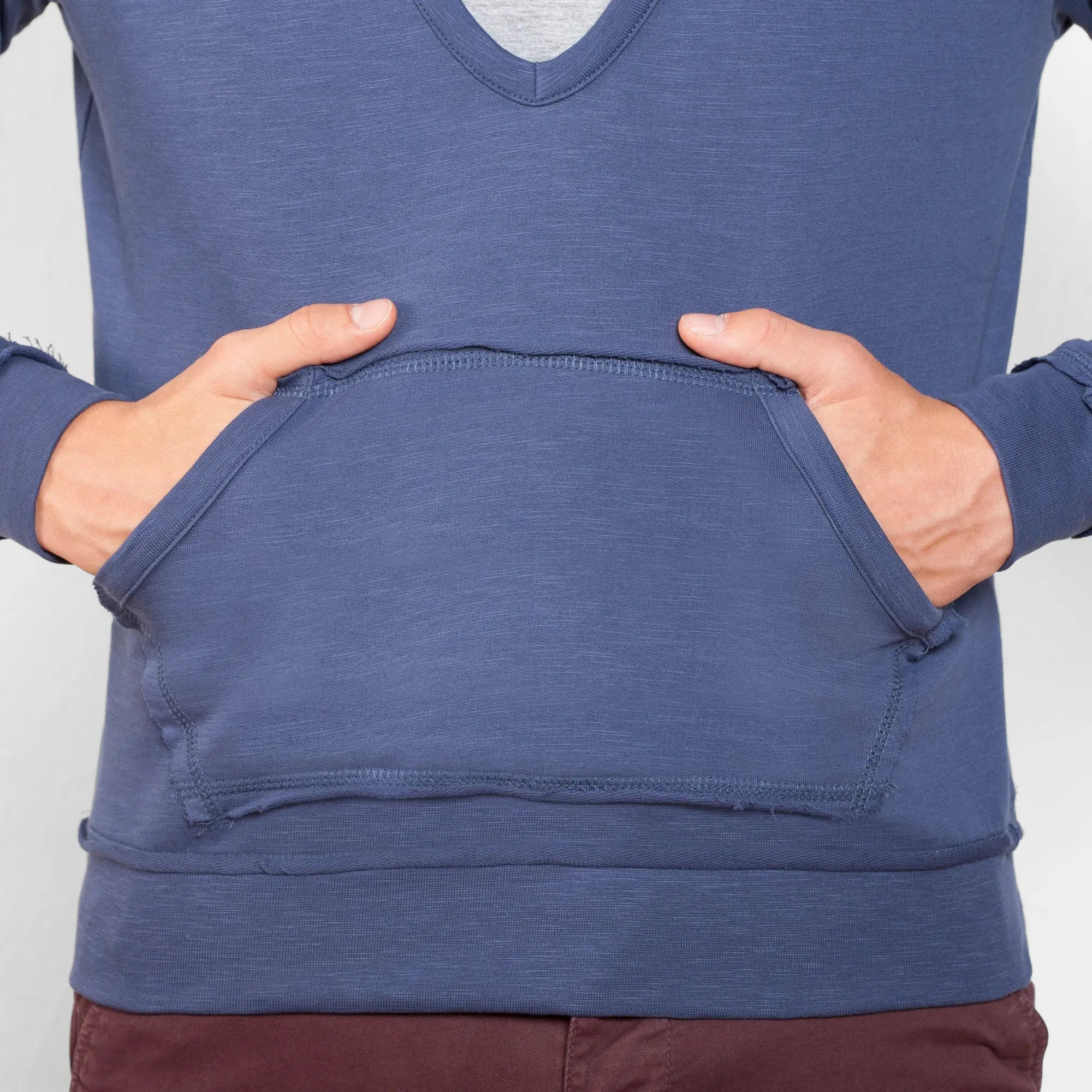 Comprar Sudadera Bandera España hombre cuello pico - Última Unidad talla S Bandera España La Flamenca de Borgoña Patricia Muñoz VOX