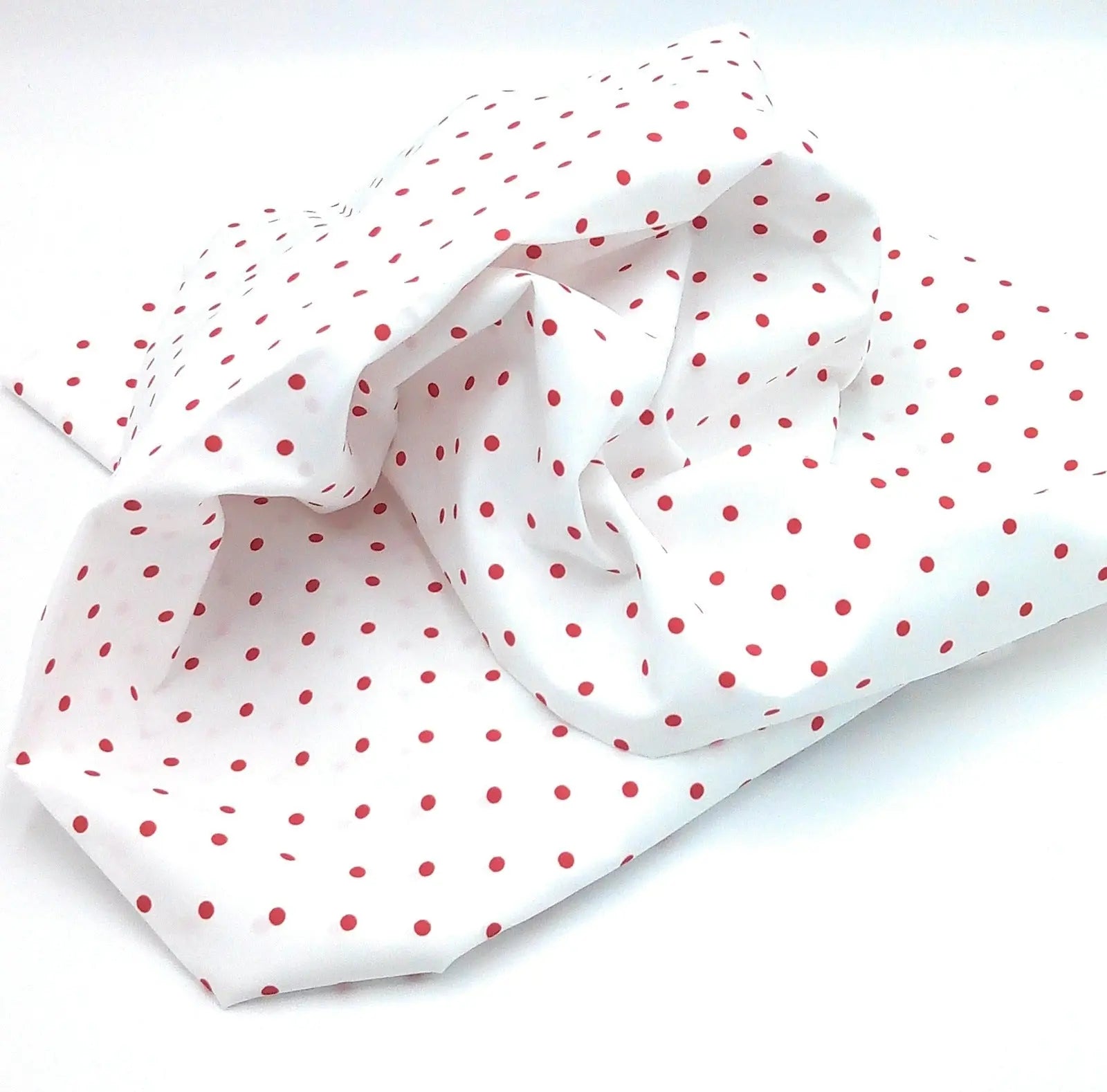 Comprar Tela Popelín Blanca Lunar Rojo Bandera España La Flamenca de Borgoña Patricia Muñoz VOX