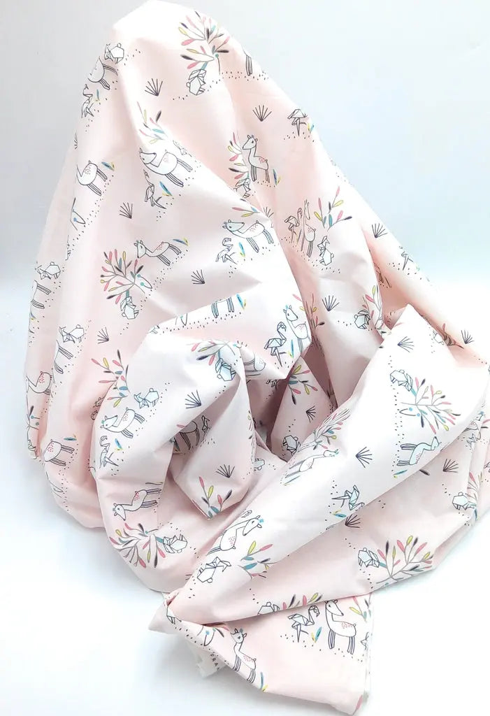 Comprar Tela Popelín Ciervos Rosa Bandera España La Flamenca de Borgoña Patricia Muñoz VOX