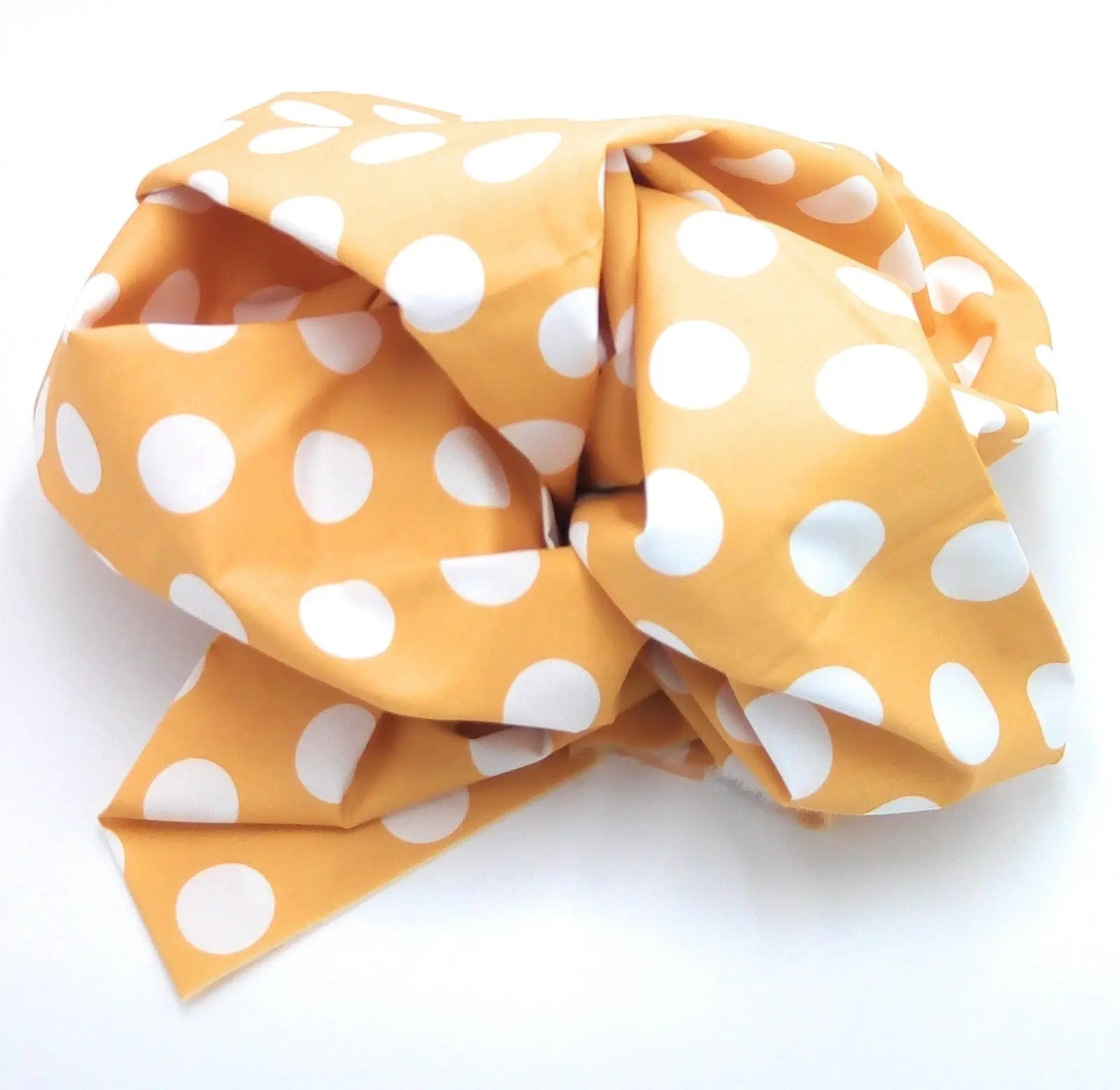 Comprar Tela Popelín Mostaza lunar Blanco Bandera España La Flamenca de Borgoña Patricia Muñoz VOX