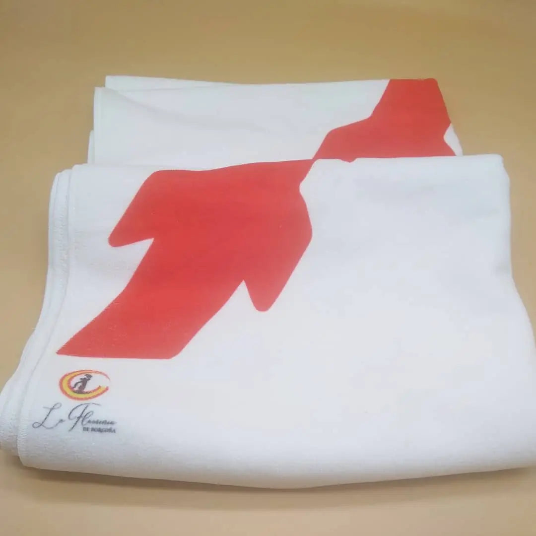Comprar Toalla de Playa Cruz de Borgoña 2 Bandera España La Flamenca de Borgoña Patricia Muñoz VOX